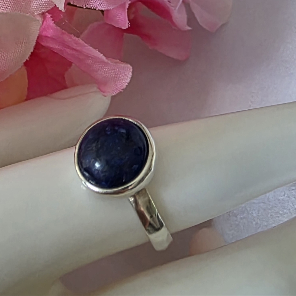 Silpada  R3053 Sterling  Silver    " True Blue " Round Lapis Ring Size 8